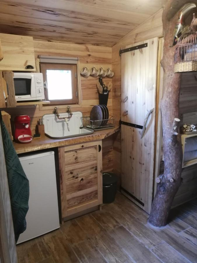 Patrice Et Chrstel Cabane En Bois Chatuzange-le-Goubet Exteriér fotografie